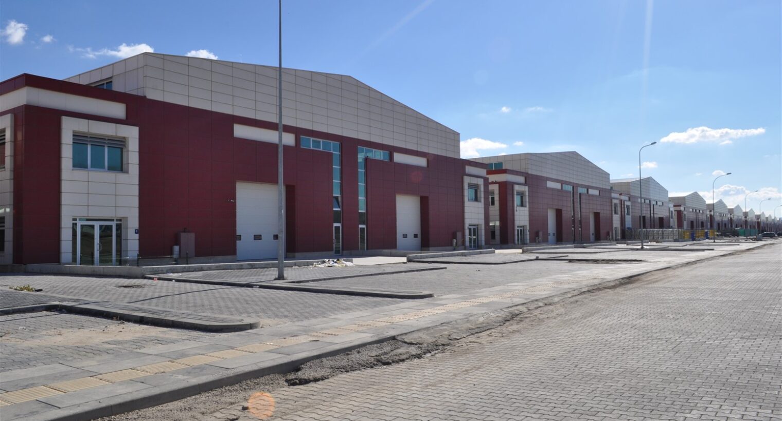 Kompozit Cephe Kaplama - Alüminyum Doğrama - Yarı Kapaklı Alüminyum Cephe Kompozit Cephe Kaplama - Alüminyum Doğrama - Yarı Kapaklı Alüminyum Cephe